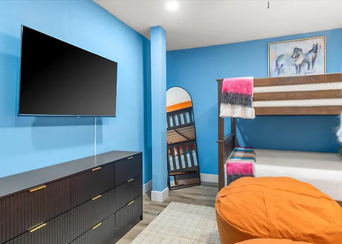 Sleeps 16 Sport Court Heated Pool Putt Putt *