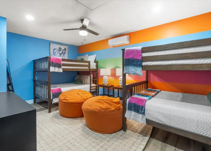 Sleeps 16 Sport Court Heated Pool Putt Putt * Peoria
