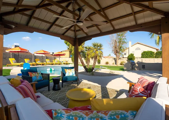 Sleeps 16 Sport Court Heated Pool Putt Putt