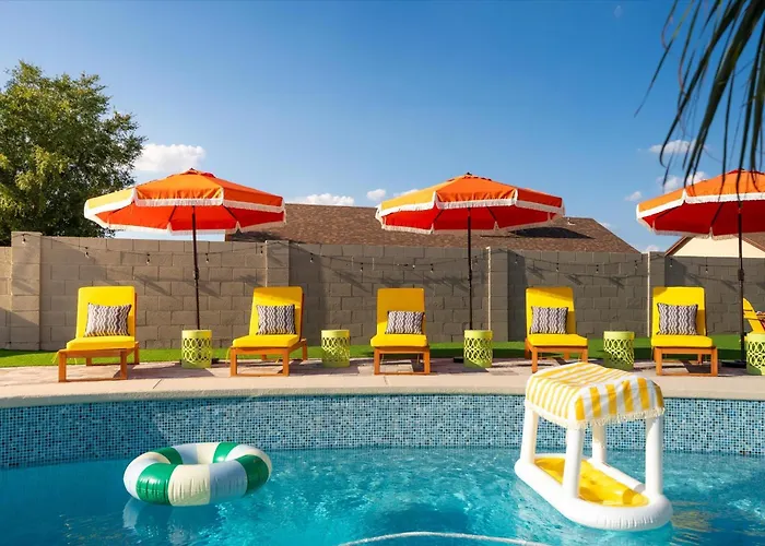 Sleeps 16 Sport Court Heated Pool Putt Putt *
