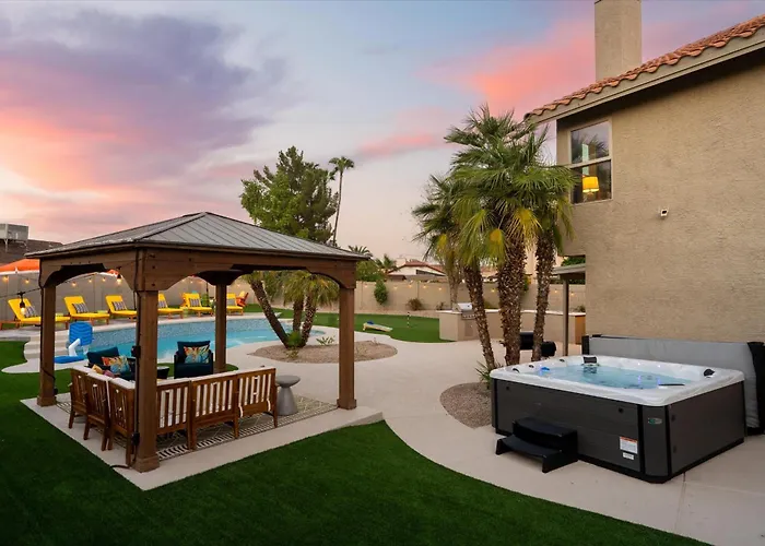 Sleeps 16 Sport Court Heated Pool Putt Putt Peoria