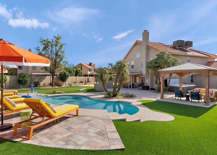 Sleeps 16 Sport Court Heated Pool Putt Putt *