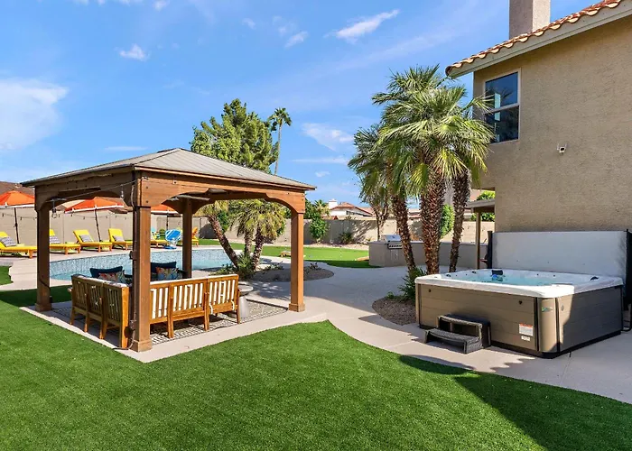 Holiday home Sleeps 16 Sport Court Heated Pool Putt Putt