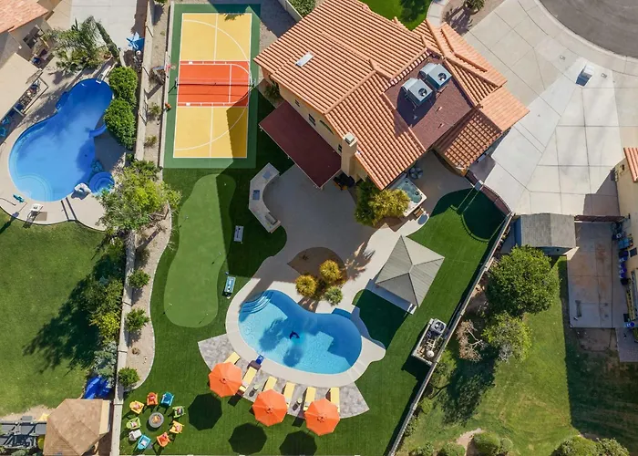 Holiday home Sleeps 16 Sport Court Heated Pool Putt Putt Peoria
