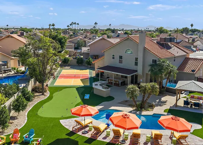 Holiday home Sleeps 16 Sport Court Heated Pool Putt Putt